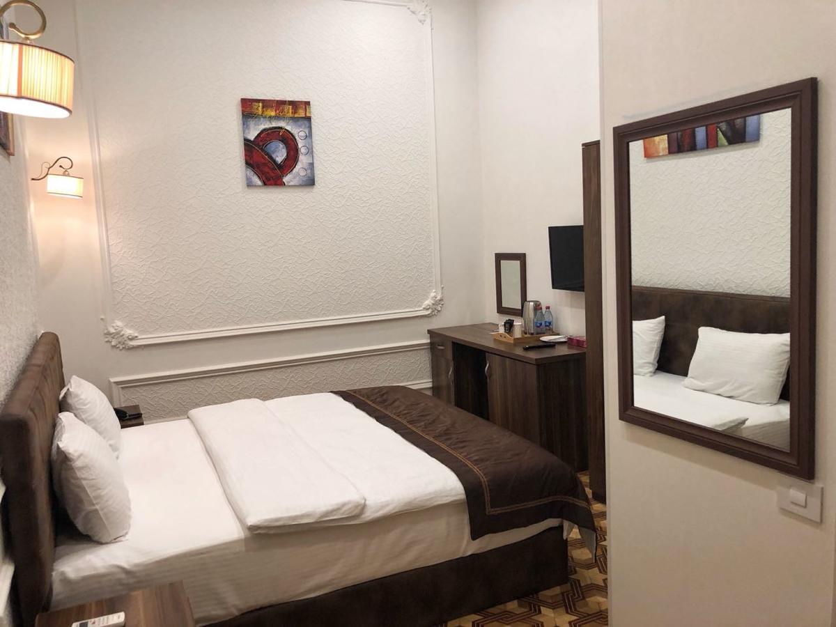 Malakhan Hotel Baku Ngoại thất bức ảnh